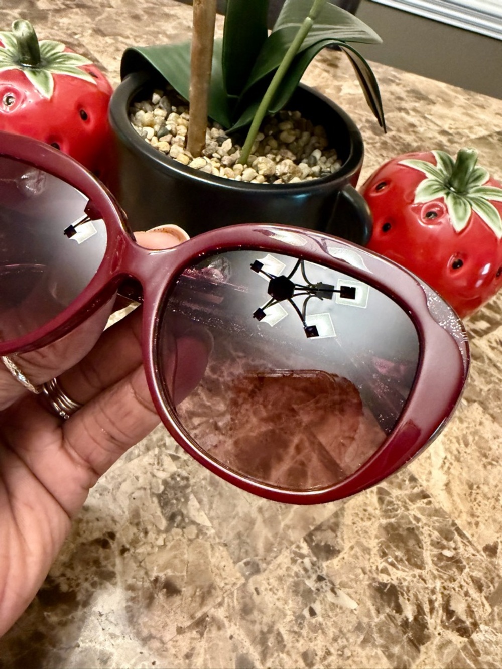 ⭐️⭐️Coach HC8358F (Burgundy Glitter Sig C) Sunglasses Full Inclusion - Picture 11 of 15